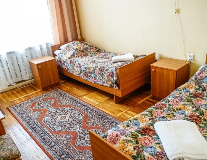Бюджетный номер с 2 односпальными кроватями и дополнительным местом - Санаторий «Митино»